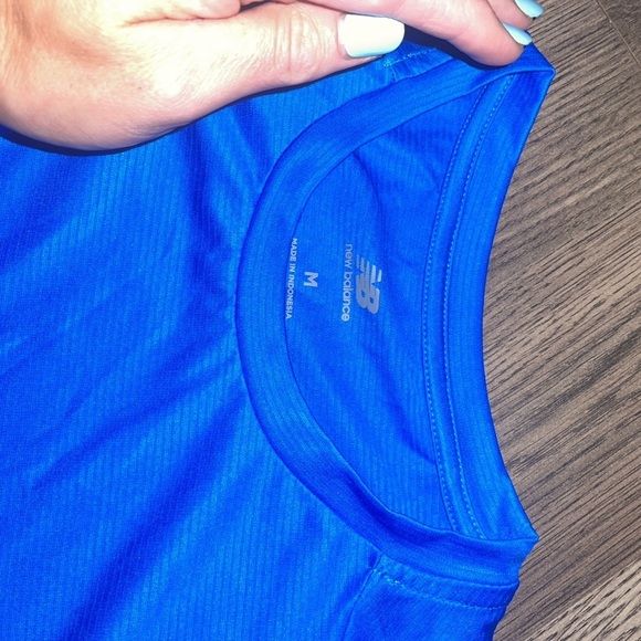 New Balance Men's Vibrant Blue Tee (new without tags) - Picture 2 of 2